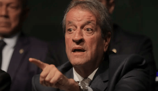 Valdemar pede autorização ao STF para visitar Bolsonaro