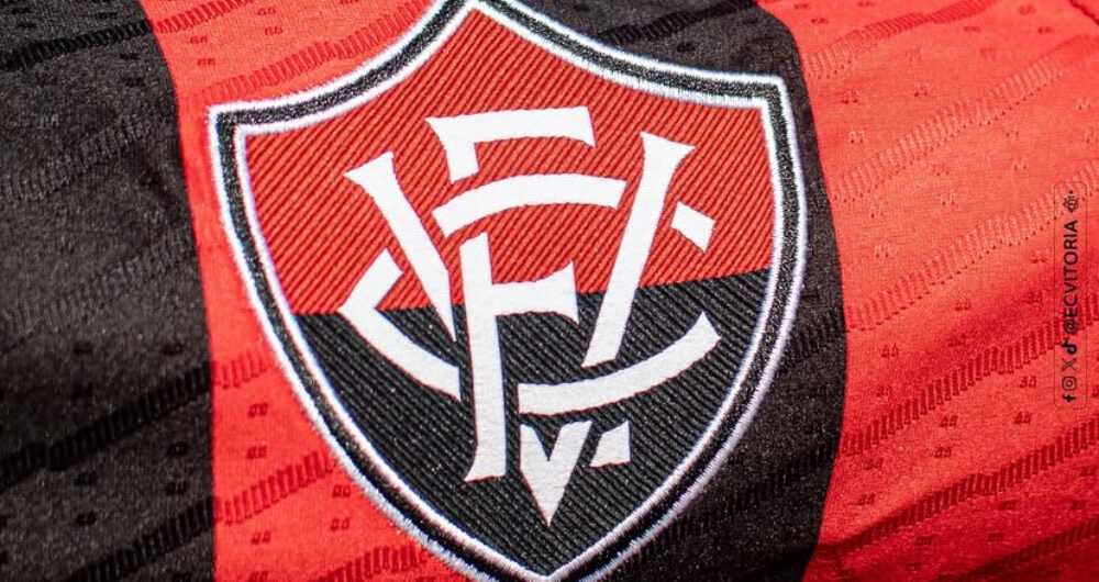 Vitória renova contrato de promessa da base