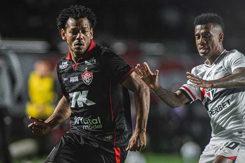 Vitória é derrotado por 2x0 para São Paulo e se complica no Brasileirão