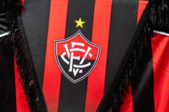 Vitória encara Flamengo no Maracanã em busca de reação no Brasileirão