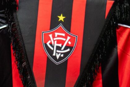 Vitória encara Flamengo no Maracanã em busca de reação no Brasileirão