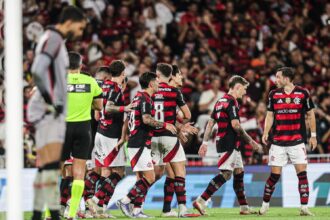 Vexame! Vitória sofre goleada de 8x0 do Flamengo no Maracanã
