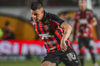 Vitória abre vantagem, mas cede empate para Palmeiras no Barradão