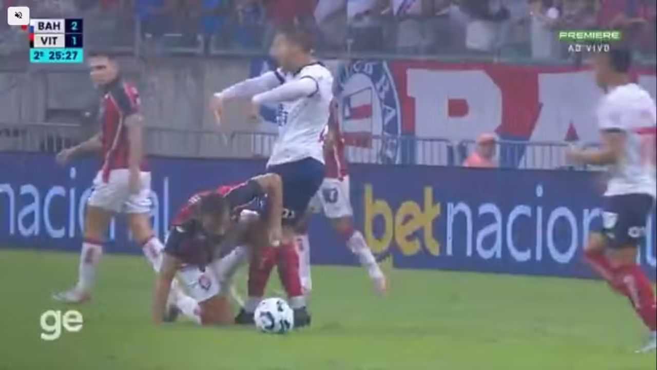 Vitória consegue converter pena de meia expulso em Ba-Vi; entenda