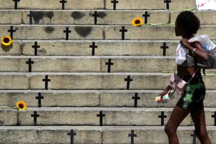 Feminicídios com arma de fogo crescem alarmantemente em 2025