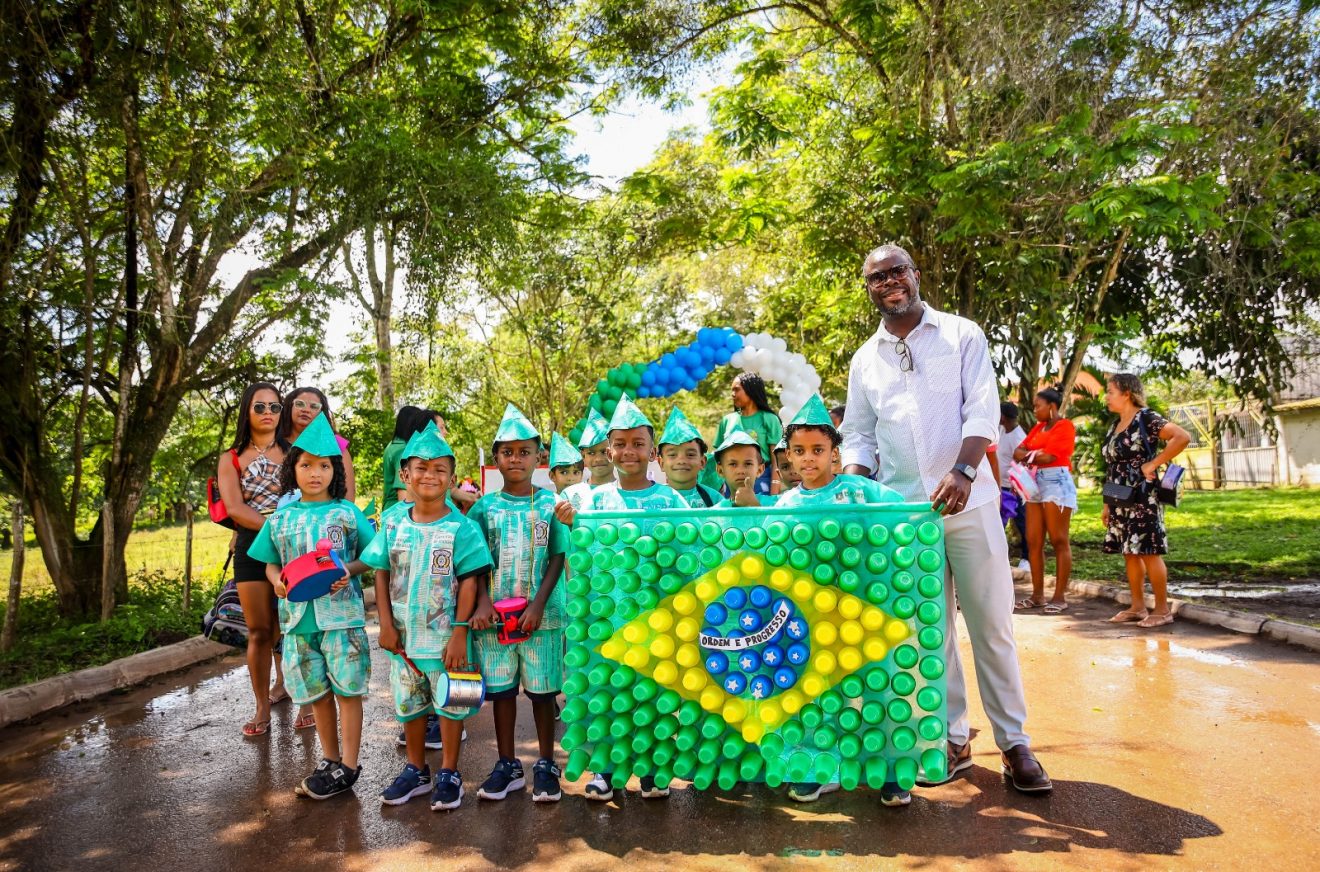 Candeias celebra tradição e leva 400 estudantes aos desfiles de 7 de setembro Candeias celebra tradição e leva 400 estudantes aos desfiles de 7 de setembro