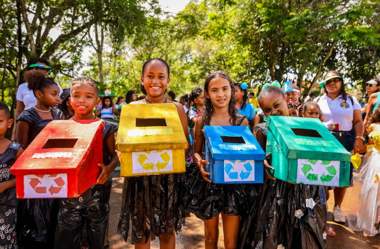 Candeias celebra tradição e leva 400 estudantes aos desfiles de 7 de setembro Candeias celebra tradição e leva 400 estudantes aos desfiles de 7 de setembro