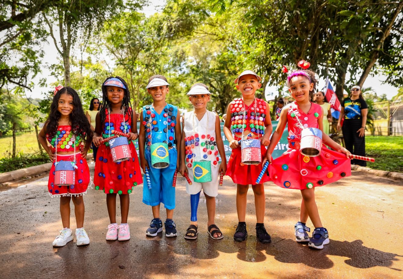 Candeias celebra tradição e leva 400 estudantes aos desfiles de 7 de setembro Candeias celebra tradição e leva 400 estudantes aos desfiles de 7 de setembro
