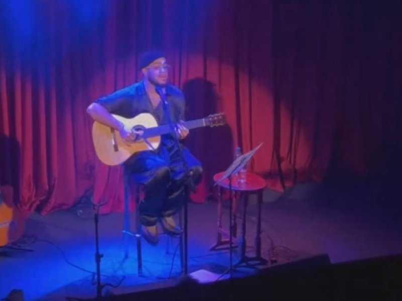 Show Emocional de Francisco Gil: Homenagem à Mãe Inesquecível