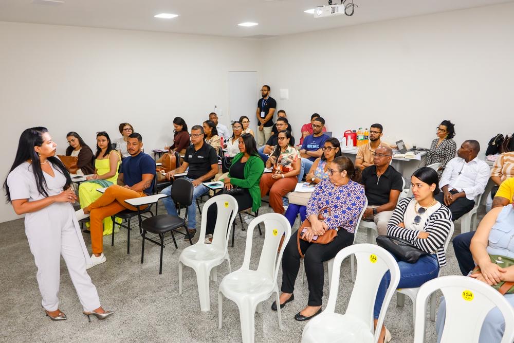 Candeias capacita servidores para pesquisa de preços em licitações Candeias capacita servidores para pesquisa de preços em licitações