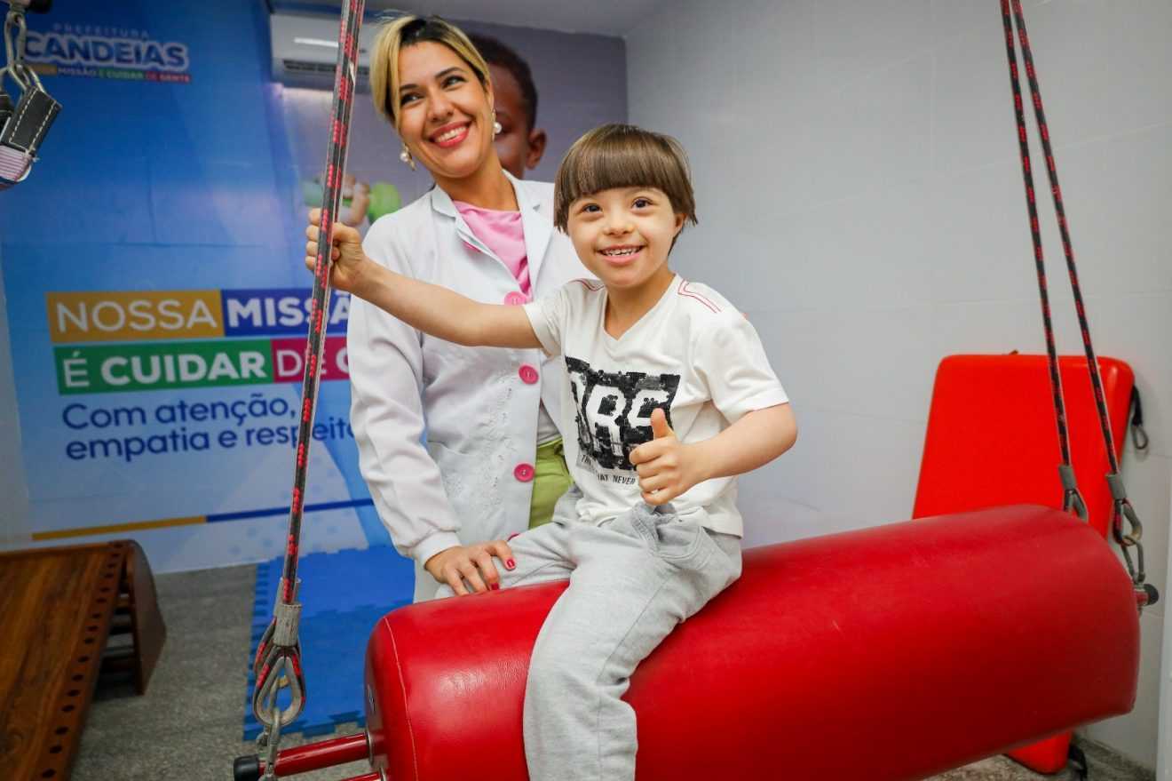 Prefeito Eriton inaugura clínica de reabilitação em Candeias