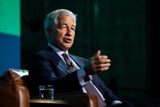 Jamie Dimon alerta que economia dos EUA enfrenta enfraquecimento