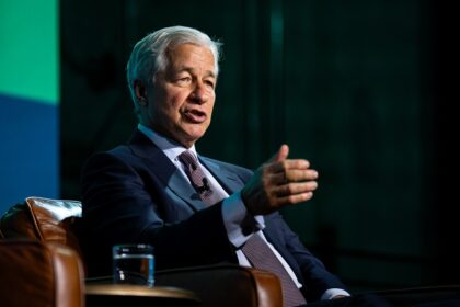 Jamie Dimon alerta que economia dos EUA enfrenta enfraquecimento