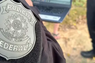 Polícia prende deputado estadual por tráfico de armas no Rio