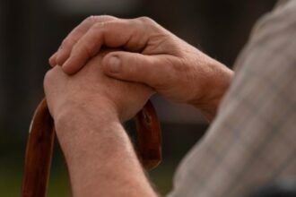 14% dos Idosos em São Paulo Sofrem com Fragilidade: Entenda os Impactos