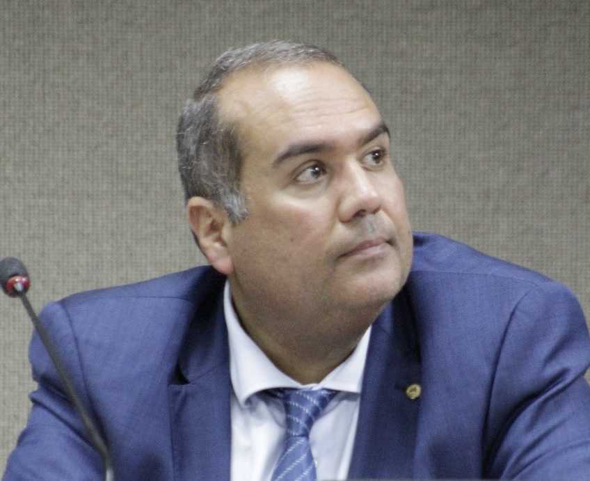 ”A Bahia quer saber quando a obra vai começar”, dispara Sandro Régis ao criticar criação de Secretaria Especial da Ponte Salvador-Itaparica