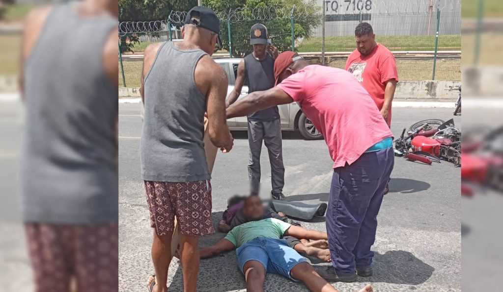 Moto colide com caminhão em Madre de Deus