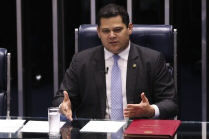 Alcolumbre manda arquivar PEC da Blindagem após rejeição da CCJ
