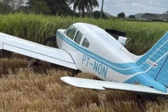 Avião com prefeito de João Pessoa faz pouso de emergência após pane