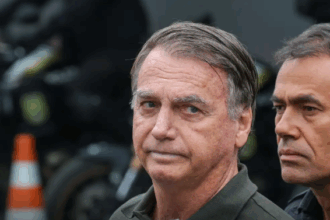 Defesa pede revogação de medidas cautelares contra Jair Bolsonaro
