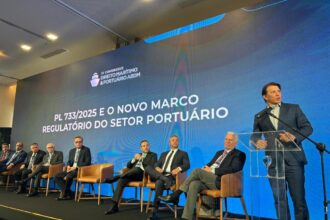 Relator do novo marco legal dos portos, deputado Arthur Maia integra comitiva brasileira em missão internacional na França
