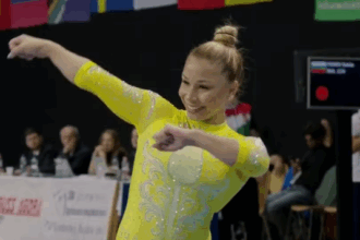 Flávia Saraiva conquista ouro na trave na Copa do Mundo de Ginástica