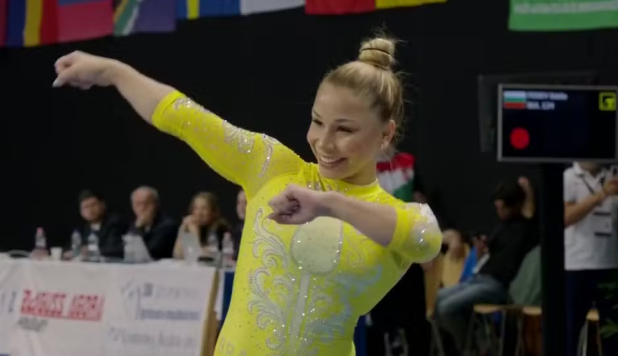 Flávia Saraiva conquista ouro na trave na Copa do Mundo de Ginástica