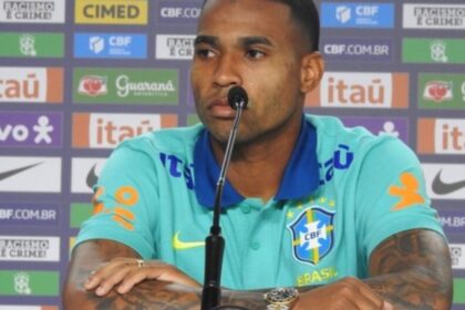 Após ficar de fora contra o Chile, Jean Lucas é relacionado por Carlo Ancelotti para enfrentar a Bolívia