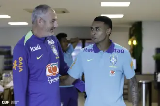 Jean Lucas se apresenta na Granja Comary para jogos da Seleção Brasileira
