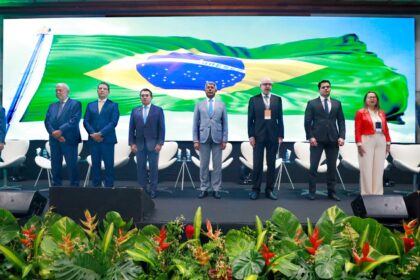 Em Salvador, Jerônimo participa de abertura de fórum que debate gestão pública e controle sustentável