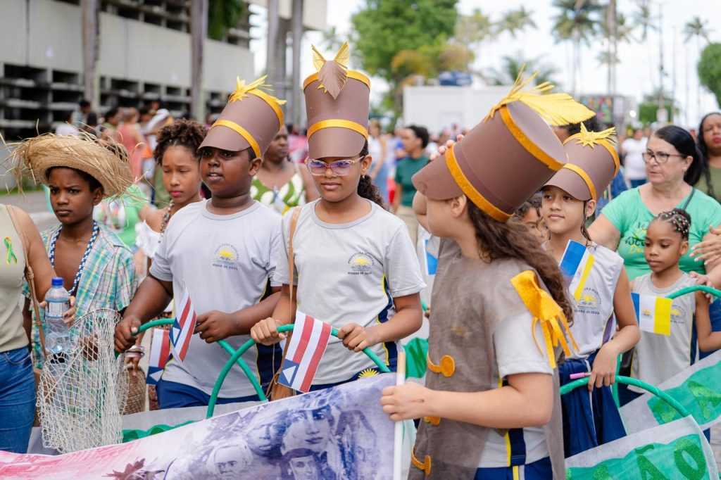 Festival inédito celebra a juventude com arte e cultura em Madre de Deus