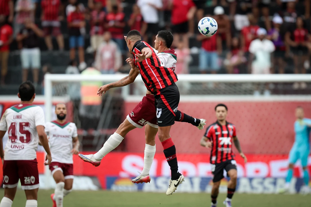 Vitória perde para o Fluminense e permanece na zona de rebaixamento