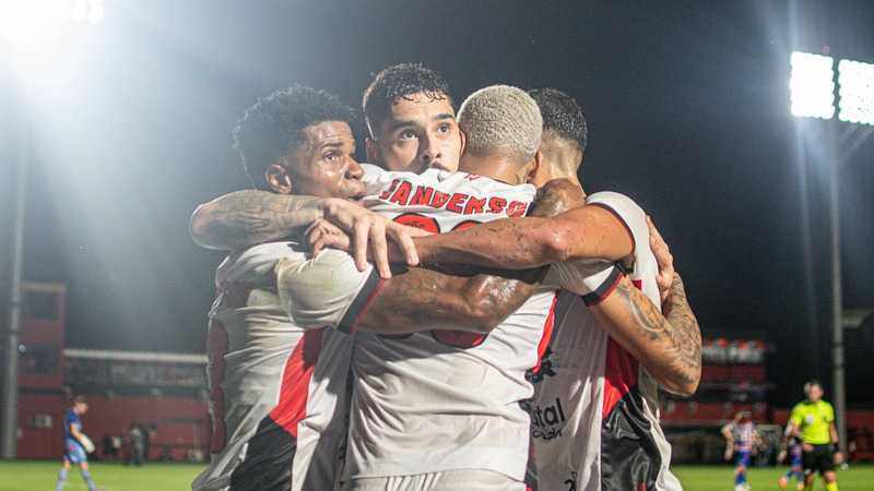 Vitória visita o Fortaleza em confronto direto contra o Z-4 do Brasileirão; veja prováveis times
