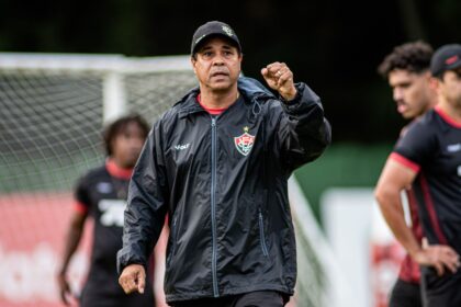 Vitória pode ganhar reforço duplo contra o Fortaleza; entenda