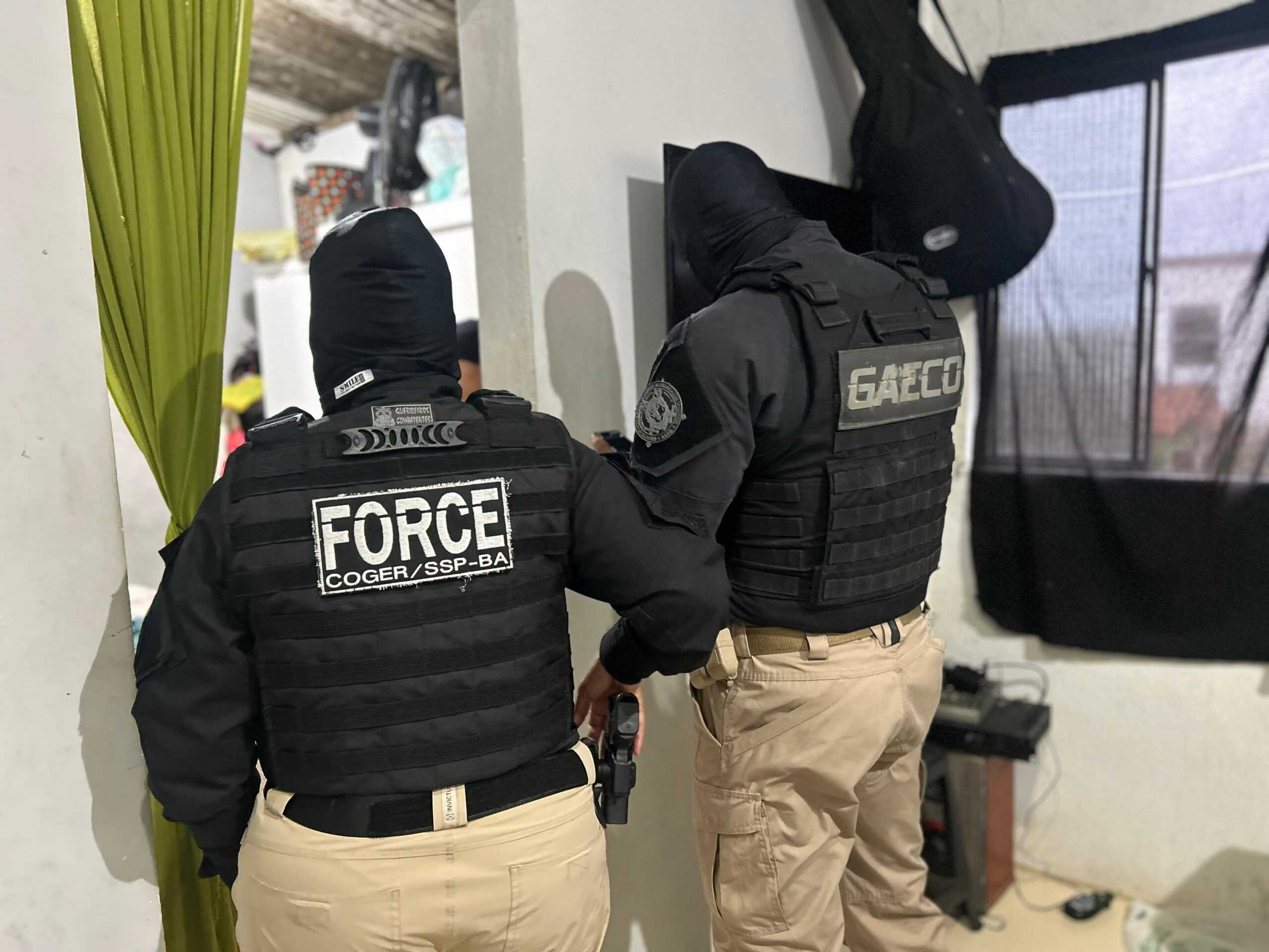 Polícia desarticula rede de grilagem e prende oito em Salvador