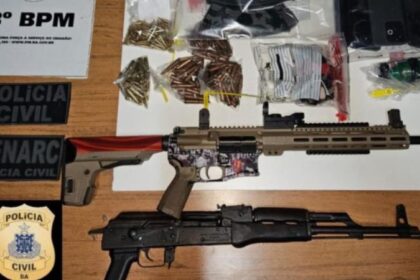 Polícia apreende fuzis e drogas após intenso confronto em Arraial