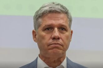 Ministro prevê queda nas tarifas dos EUA para carne e frutas