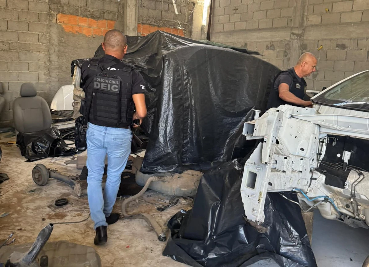 Polícia desmantela esquema de fraude com seguro e carros roubados