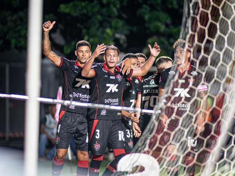 Vitória Brilha: Jair Ventura Conduz Vitória à Vitória Surpreendente!