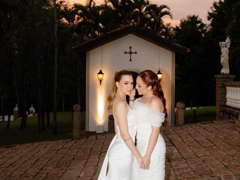 Casamento de Mari Fernandez e Júlia Ribeira: Amor e Surpresas!