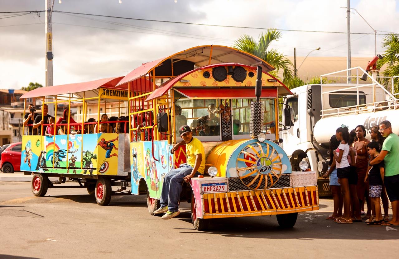 Prefeitura de candeias realiza festa animada no dia das crianças Crianças em festa