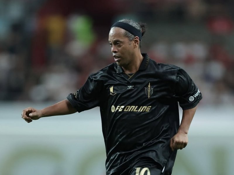 Ronaldinho Gaúcho: Craque e Artista, Lança Álbum Surpreendente!
