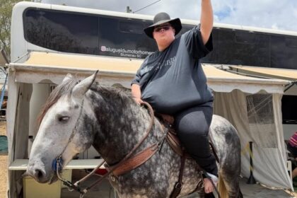 Transformação Impressionante: Influenciador Andando a Cavalo Após 115 kg a Menos!
