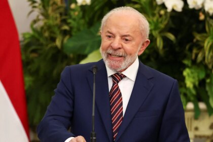 Lula afirma que nações resistirão a ameaças de tarifas comerciais