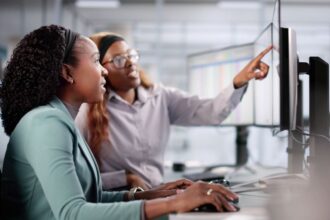 Aprendizagem profissional no Brasil atinge quase 700 mil contratos ativos
