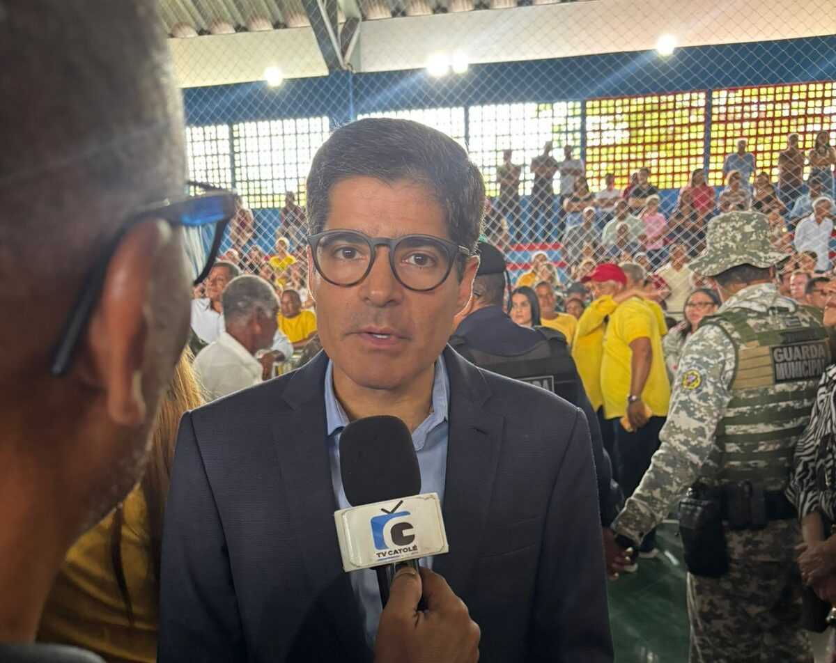 ACM Neto participa do sepultamento do ex-prefeito Michel Hagge