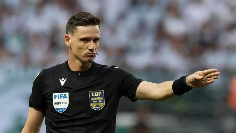 CBF divulga áudio de lance polêmico em São Paulo x Palmeiras: "jogador escorrega"