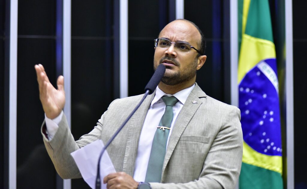 Capitão Alden critica plano de Jerônimo Rodrigues e diz que governo “vigia policiais em vez de combater facções”