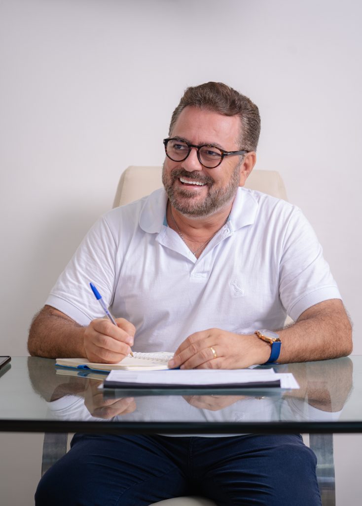 Dailton antecipa salário e concede dois dias de folga pelo Dia do Servidor