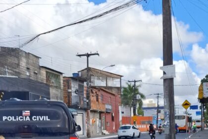 Homem agride ex-companheira e resiste à prisão em Camaçari